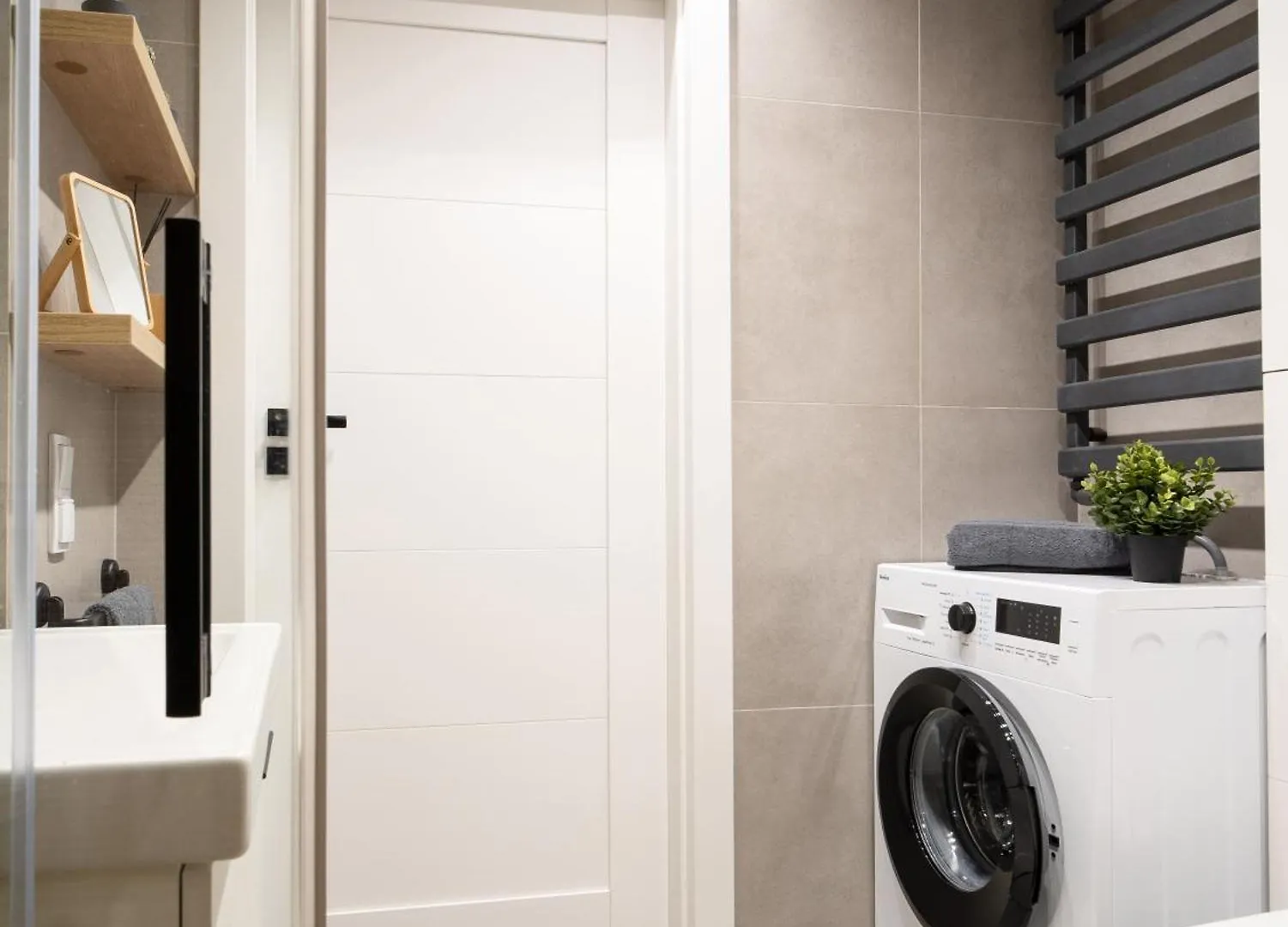 Grey Wall Apartment كراكوفيا